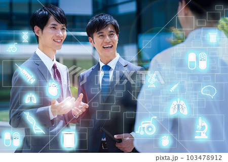 医者と商談をするMR　撮影協力「LINK FOREST」 103478912