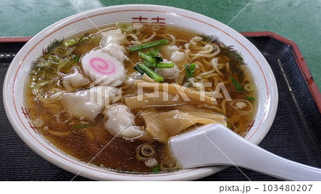 しょうゆラーメン しょうゆラーメン 103480207