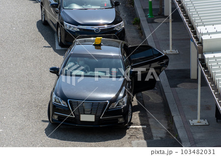 タクシー　ターミナル降車場 イメージ　　 103482031