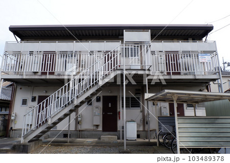 古いアパート 103489378