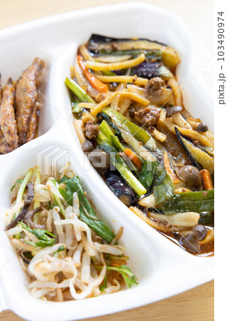 美味しい豚肉と茄子の四川炒め弁当 103490974