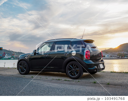 埠頭に停めたMINI 埠頭に停めたMINI 103491768