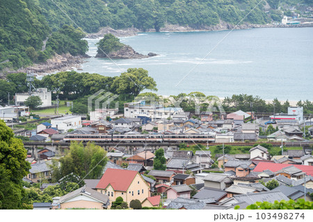 【紀勢本線】新鹿湾を通過する特急南紀号 103498274