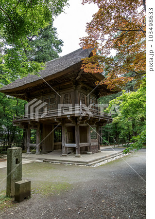 武蔵国の面影が残る平林寺のシンボルである山門 103498633