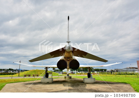 茨城空港に展示されているF-4EJ戦闘機 103498780