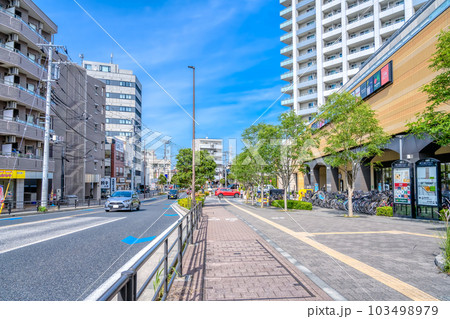 神奈川県川崎市の都市風景　新川崎駅 103498979