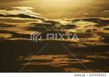 多様な雲が現れた夏の朝空・空限定・望遠・220730am 多様な雲が現れた夏の朝空・空限定・望遠・220730am 103500221