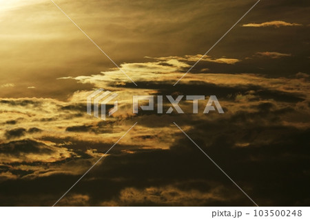 多様な雲が現れた夏の朝空・空限定・望遠・220730am 多様な雲が現れた夏の朝空・空限定・望遠・220730am 103500248