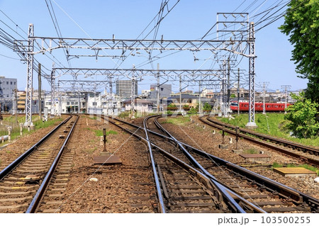 枇杷島分岐点付近を走る名鉄電車 枇杷島分岐点付近を走る名鉄電車 103500255