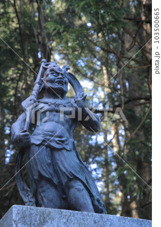 四国霊場第45番札所「岩屋寺」金剛力士像 103500665