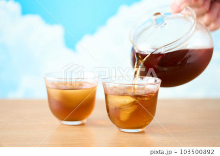 冷たい麦茶 103500892