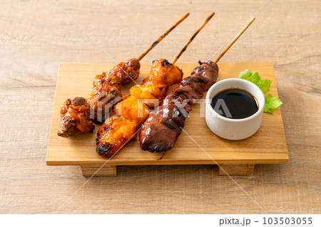 Japanese chicken grill or yakitori serve in izakaya style 103503055