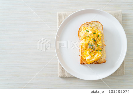 bread toast with scramble egg bread toast with scramble egg 103503074