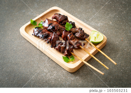 grilled chicken liver with herbs and spices 103503231