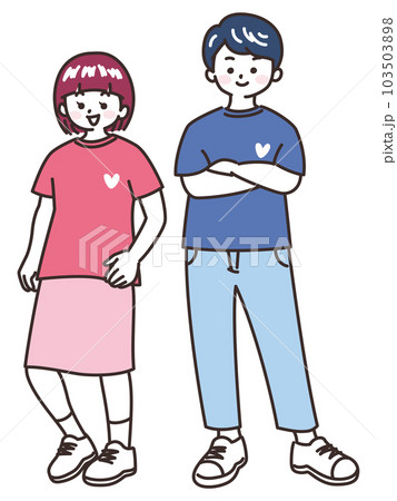 お揃いの服を着て寄り添う若いカップル　ペアルック 103503898