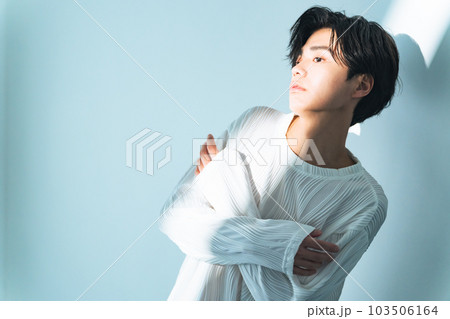 男性のファッションポートレート 103506164