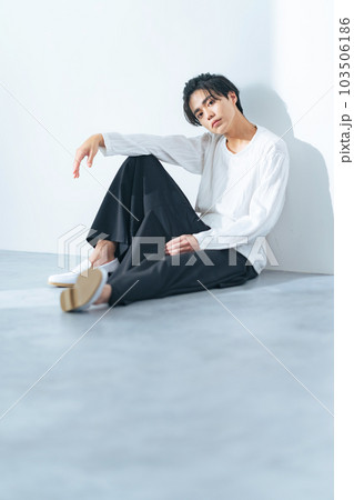 男性のファッションポートレート 男性のファッションポートレート 103506186