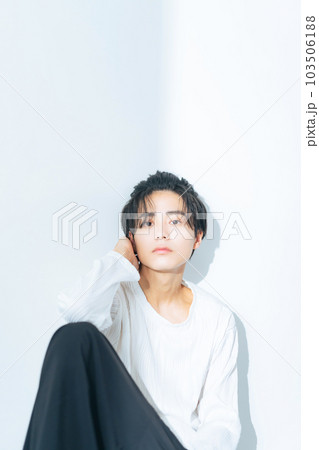 男性のファッションポートレート 103506188