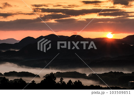 清水寺からの雲海（福岡県宮若市） 103509851