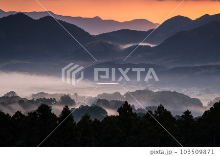 清水寺からの雲海（福岡県宮若市） 103509871