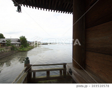 浮世堂から見た曇天 浮世堂から見た曇天 103510578