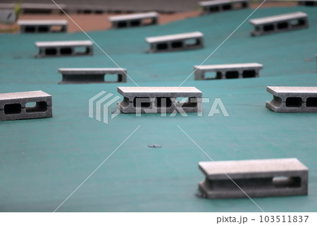 防草シートの敷かれた土地 103511837