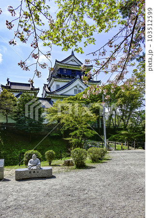 北側から望む春の岡崎城(愛知県) 北側から望む春の岡崎城(愛知県) 103512599