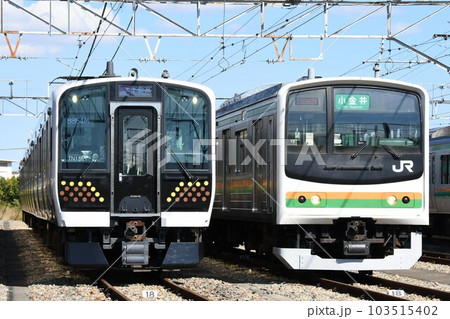 車両基地で並ぶ日光線のE131系600番台と東北本線の205系600番台 103515402