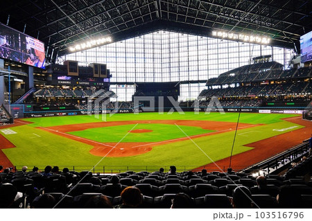試合前のエスコンフィールド北海道の風景 103516796