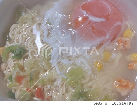 野菜タンメンに卵。の写真素材 [103516798] - PIXTA