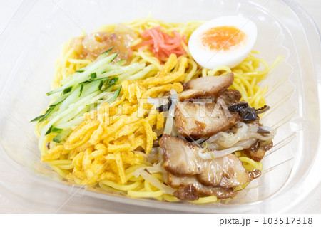 美味しいコンビニの冷やし中華 103517318