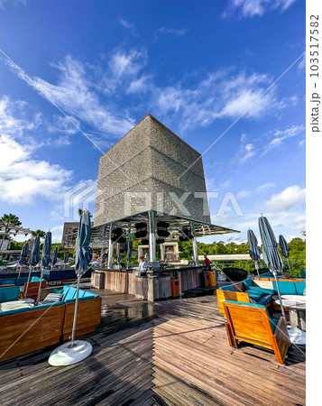beach club on the cliffs of uluwatu in Bali, Indonesia 103517582
