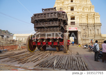 インド　世界遺産　ハンピの建造物群のヴィルパークシャ寺院 103517703