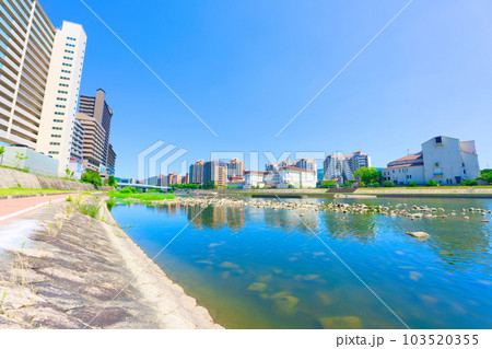 【兵庫県】7月・爽やかな青空の休日に宝塚大劇場へ 103520355