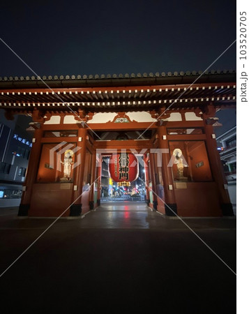 夜の浅草寺雷門 夜の浅草寺雷門 103520705