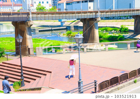 【兵庫県】7月・爽やかな青空の休日に宝塚大劇場へ 103521913