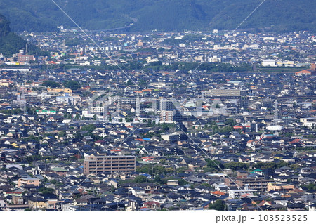 高所から見る姶良市の街並み 103523525