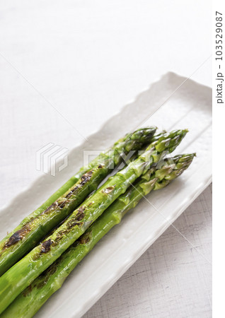 焼きアスパラ 103529087