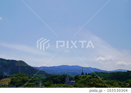 大阪　太子町　推古天皇陵から見た岩橋山と大和葛城山 （初夏） 103530304