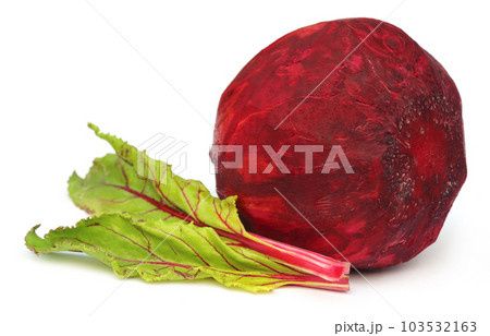 Fresh Beet with leaves 103532163