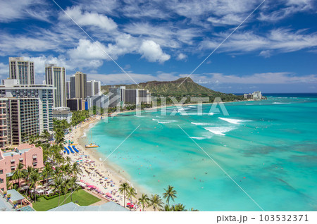 【ハワイアンブルー】ハワイ・ワイキキビーチの絶景 103532371