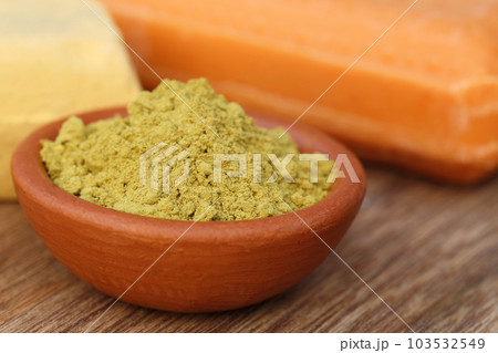 Henna powder with other beautification product 103532549