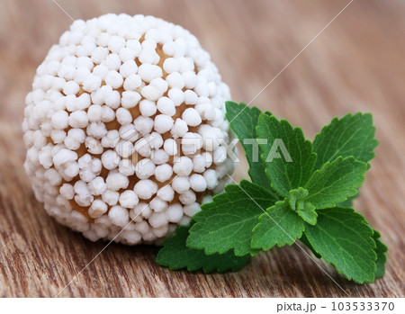 Bangladeshi Sweets with gree stevia 103533370