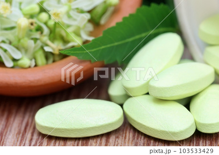 Herbal pills 103533429