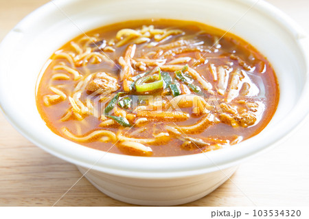 おいしいユッケジャンラーメン おいしいユッケジャンラーメン 103534320