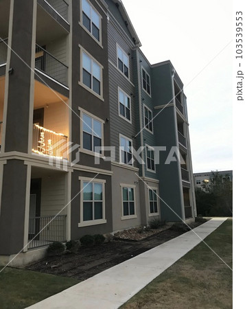 アメリカのアパート外観 103539553