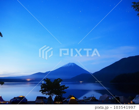 山梨県　黎明時の浩庵キャンプ場　5月 103541997