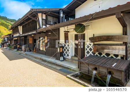 長野県 中山道 福島宿の町並み 長野県 中山道 福島宿の町並み 103546570