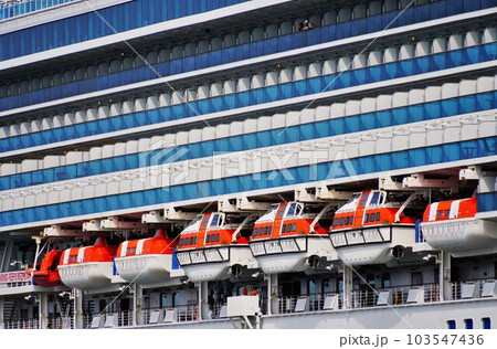 停泊中のクルーズ船（ダイヤモンド・プリンセス） 103547436