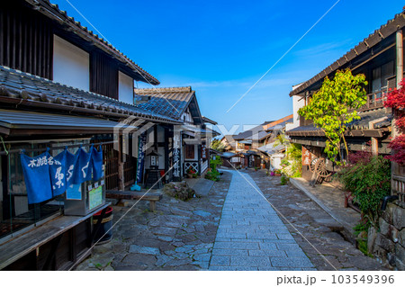 岐阜県　中津川市　中山道　馬籠宿 103549396